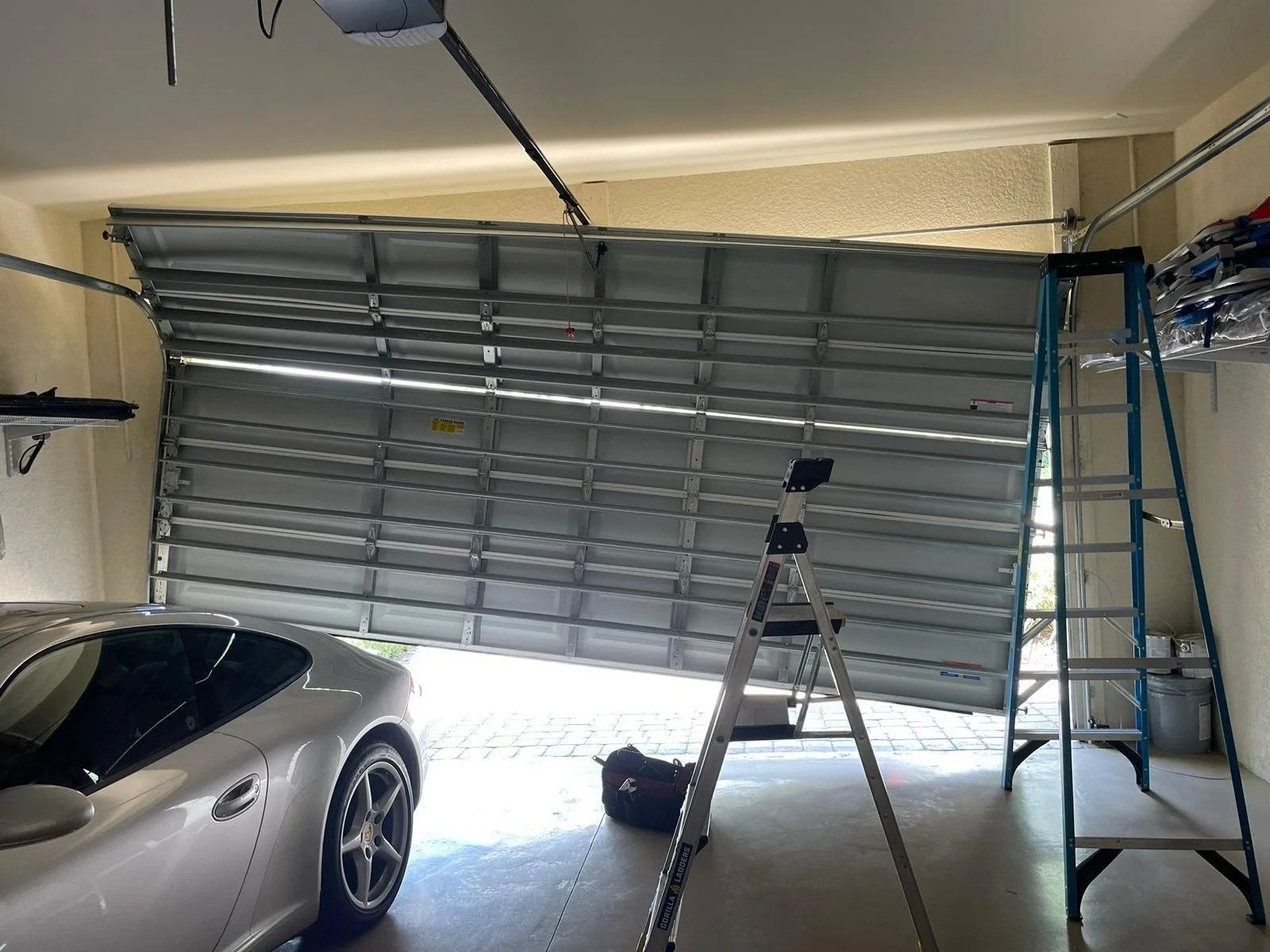 Off-track garage door repair Dunwoody